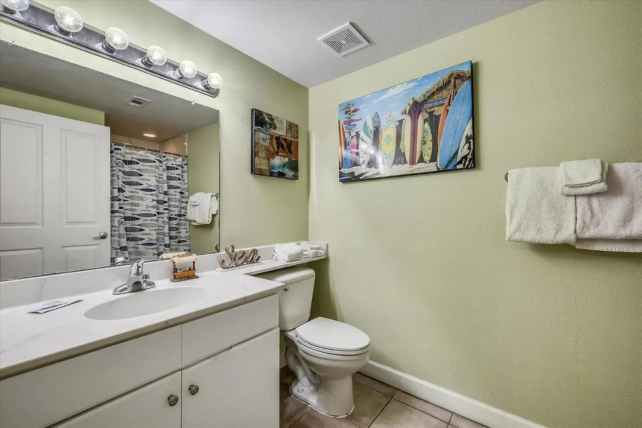 Shores Of Panama 204 - 2Nd Floor 2 Bedroom Sleeps 8, Same Floor Reserved Parking, Free Fun Condo Panama City Beach 0*,  United States